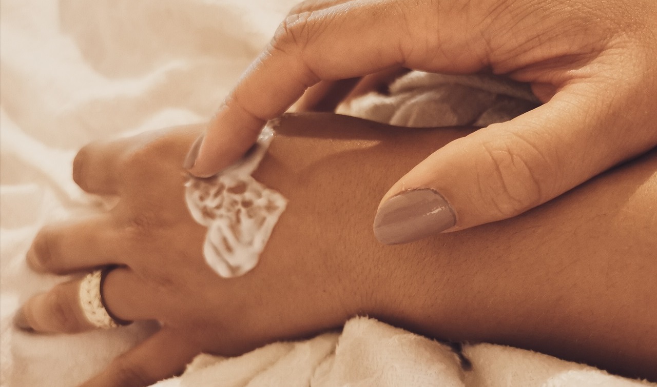Quels soins du visage privilégier chez son esthéticienne ?